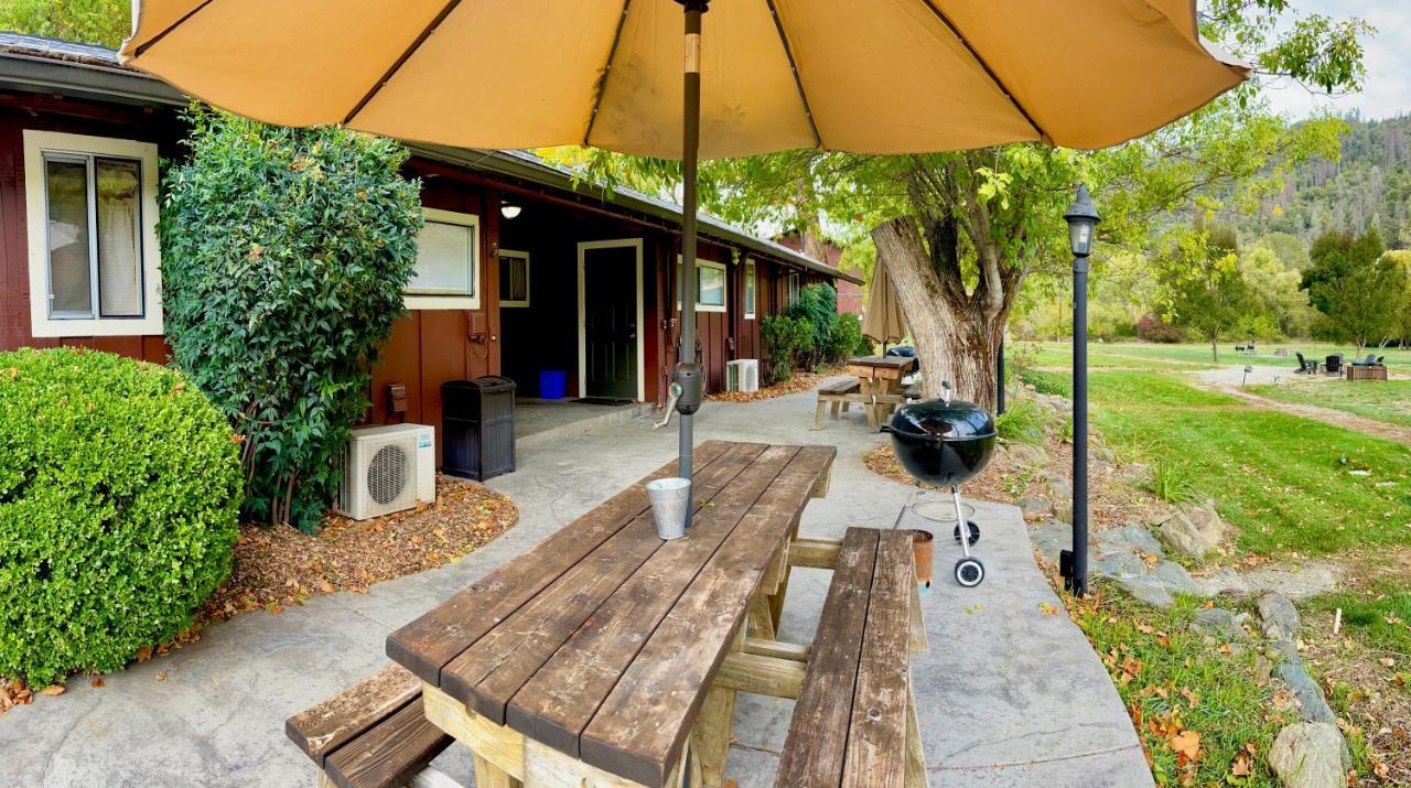 Indian Creek Lodge Douglas City ภายนอก รูปภาพ