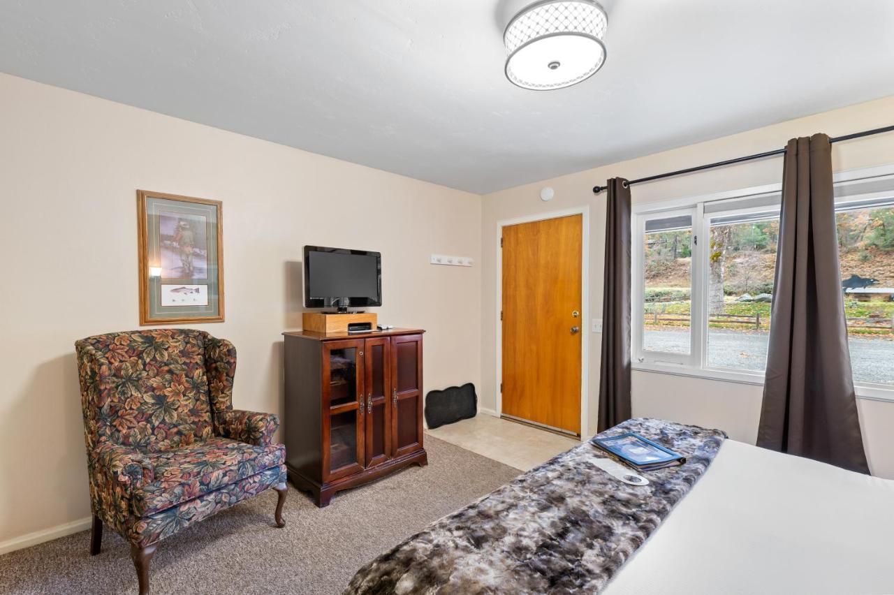 Indian Creek Lodge Douglas City ภายนอก รูปภาพ